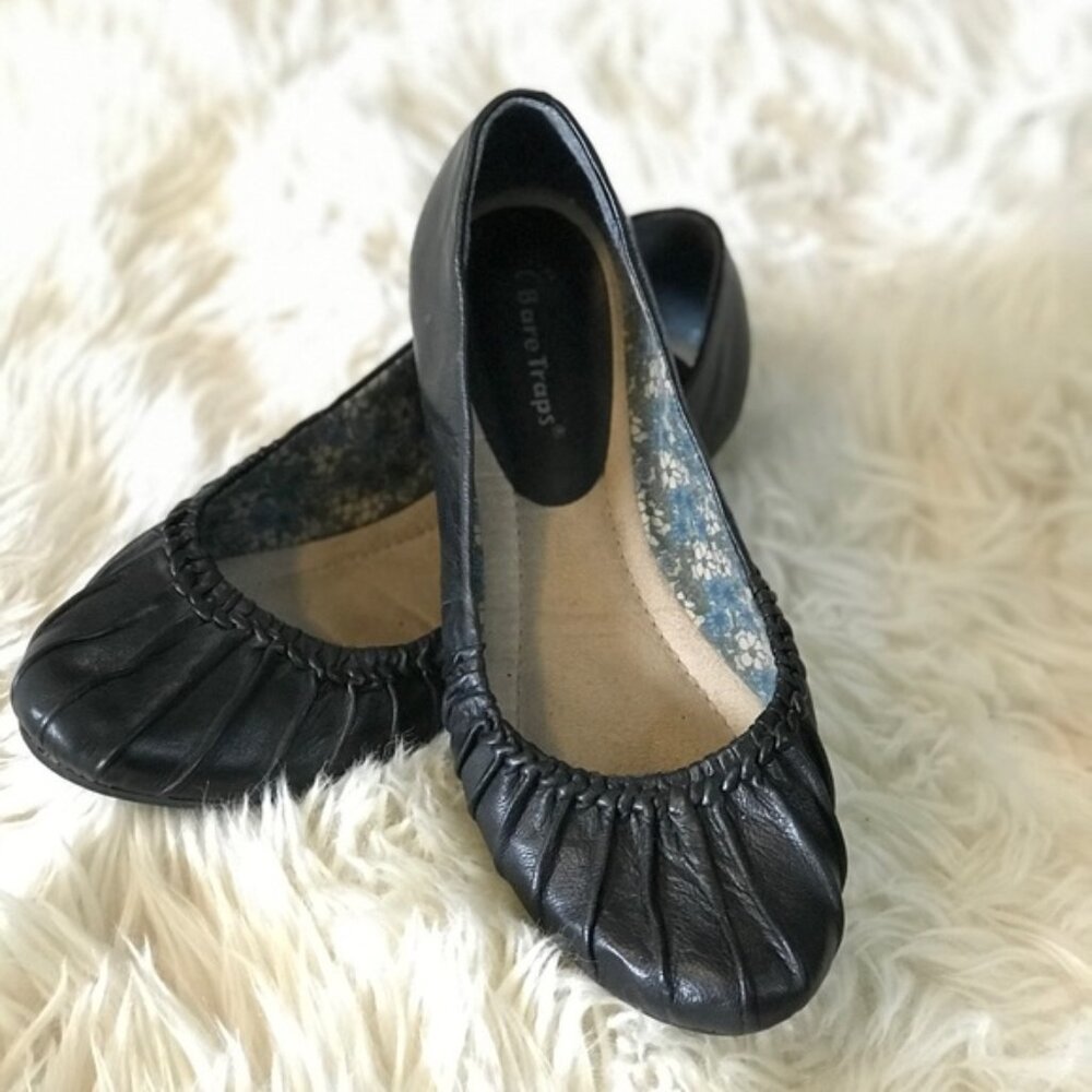 BareTraps brand new flats. Size 8.